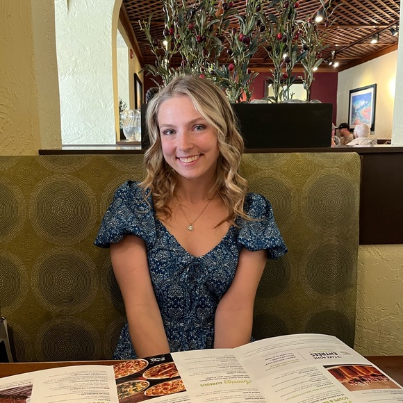 Meet your Posher, Elizabeth - Picture 5 of 10